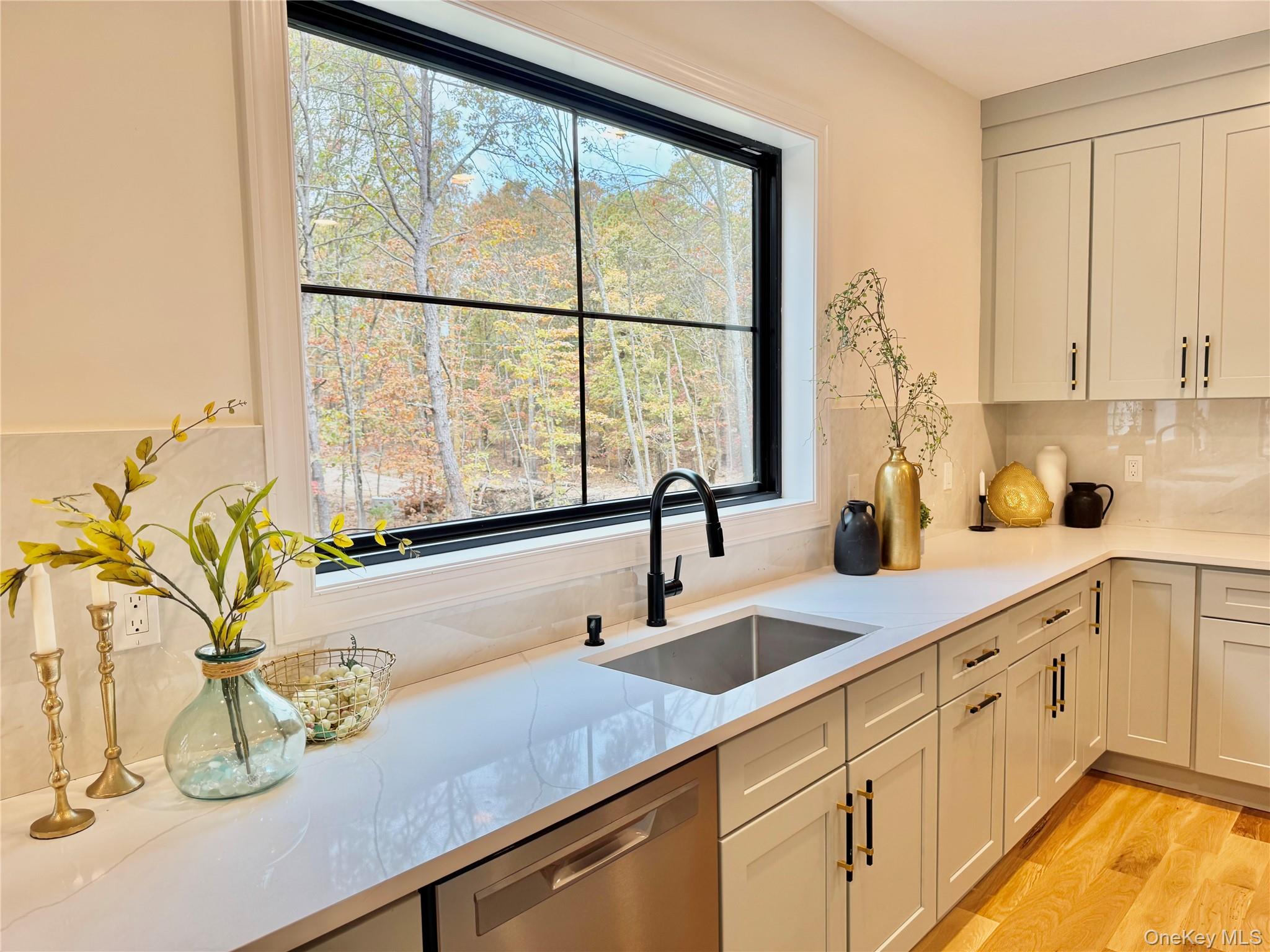 18 Dayton Avenue — photo 13
