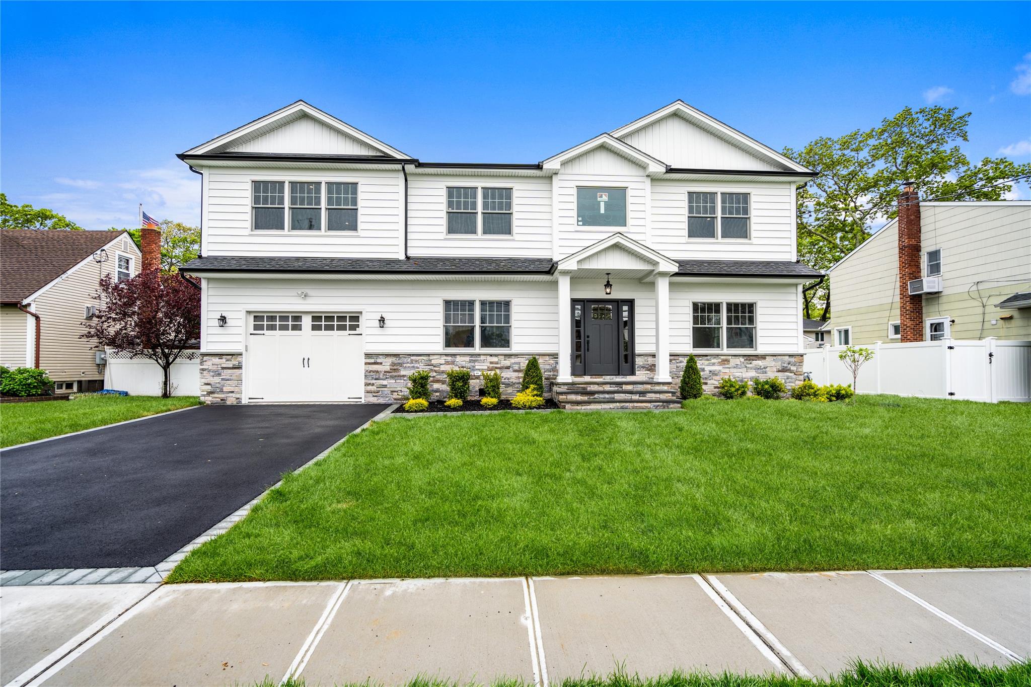 16 Roosevelt Avenue, Massapequa Park