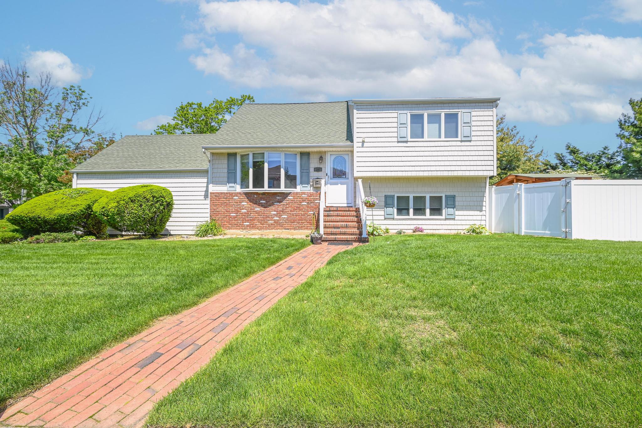 25 Baldwin Avenue, Massapequa