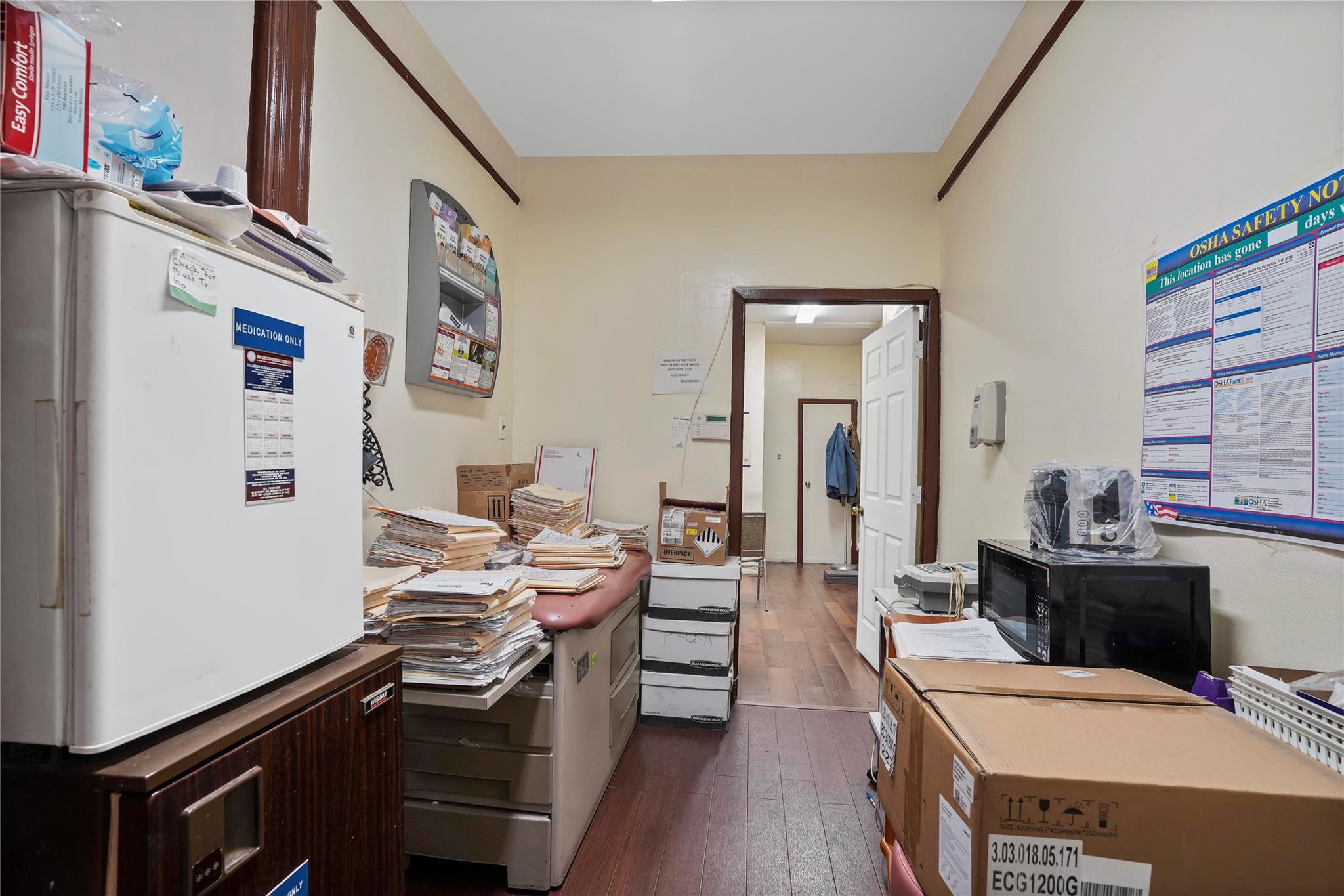 1670 Putnam Avenue — photo 12