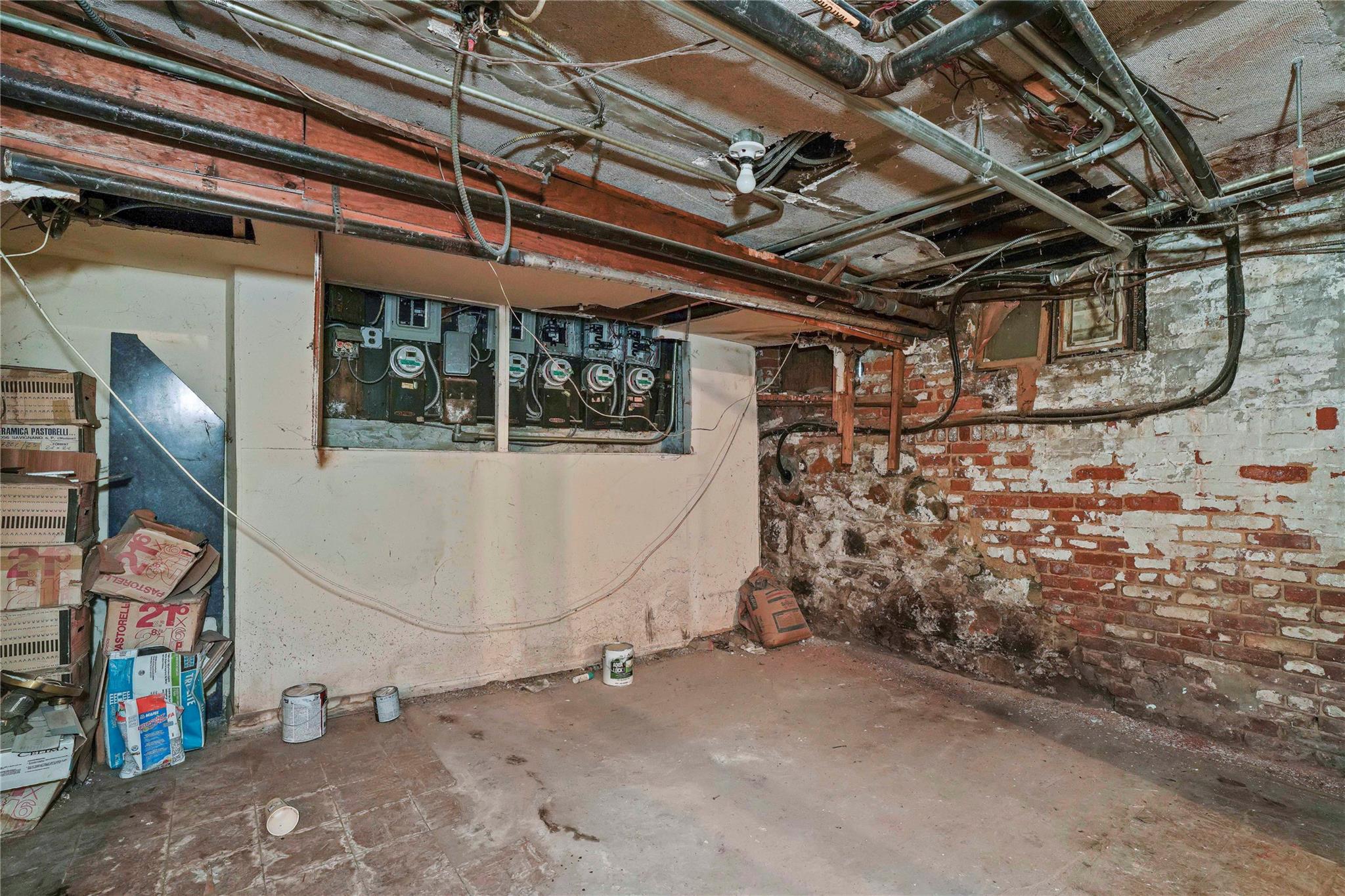 1670 Putnam Avenue — photo 14