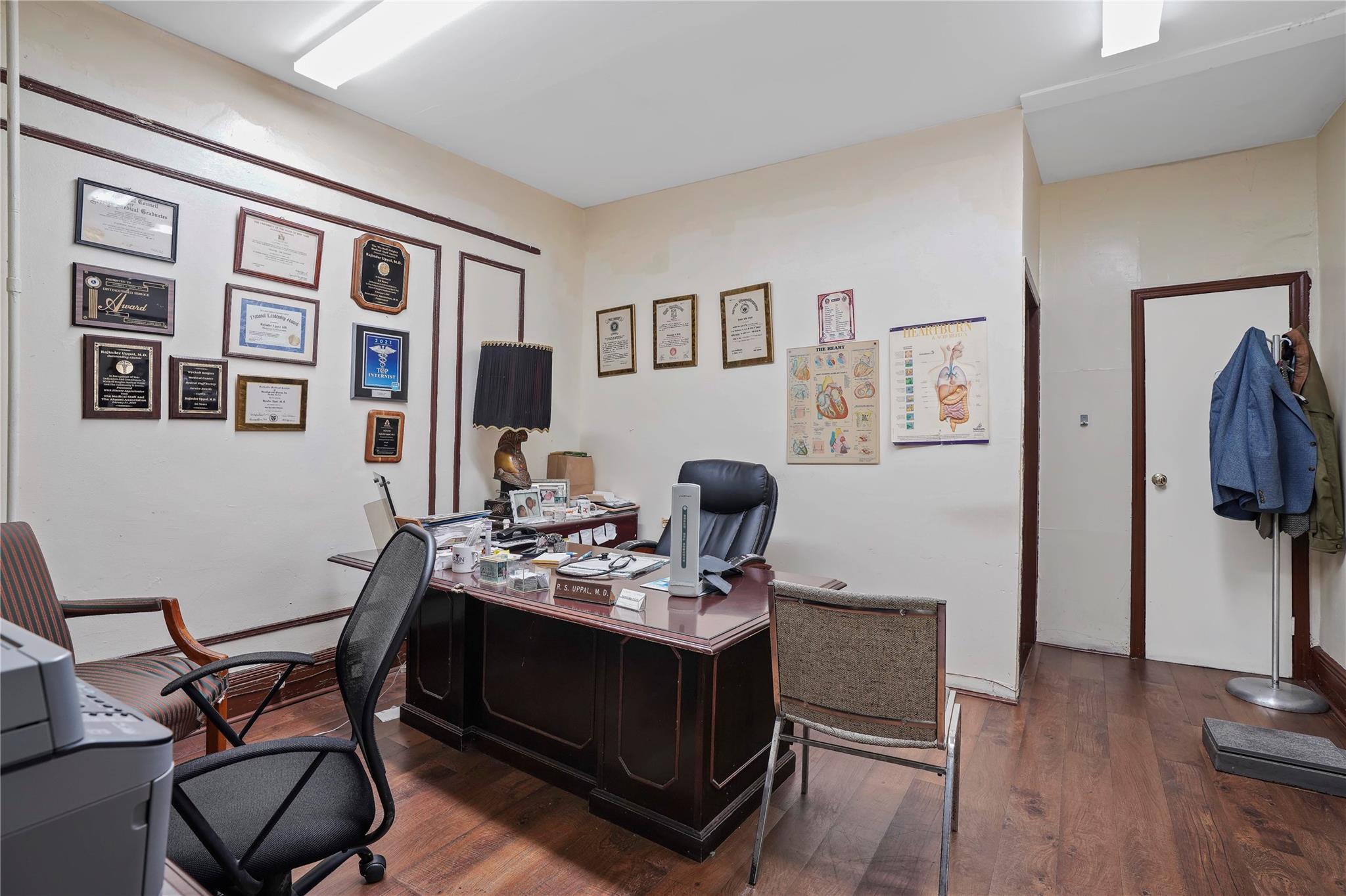 1670 Putnam Avenue — photo 10