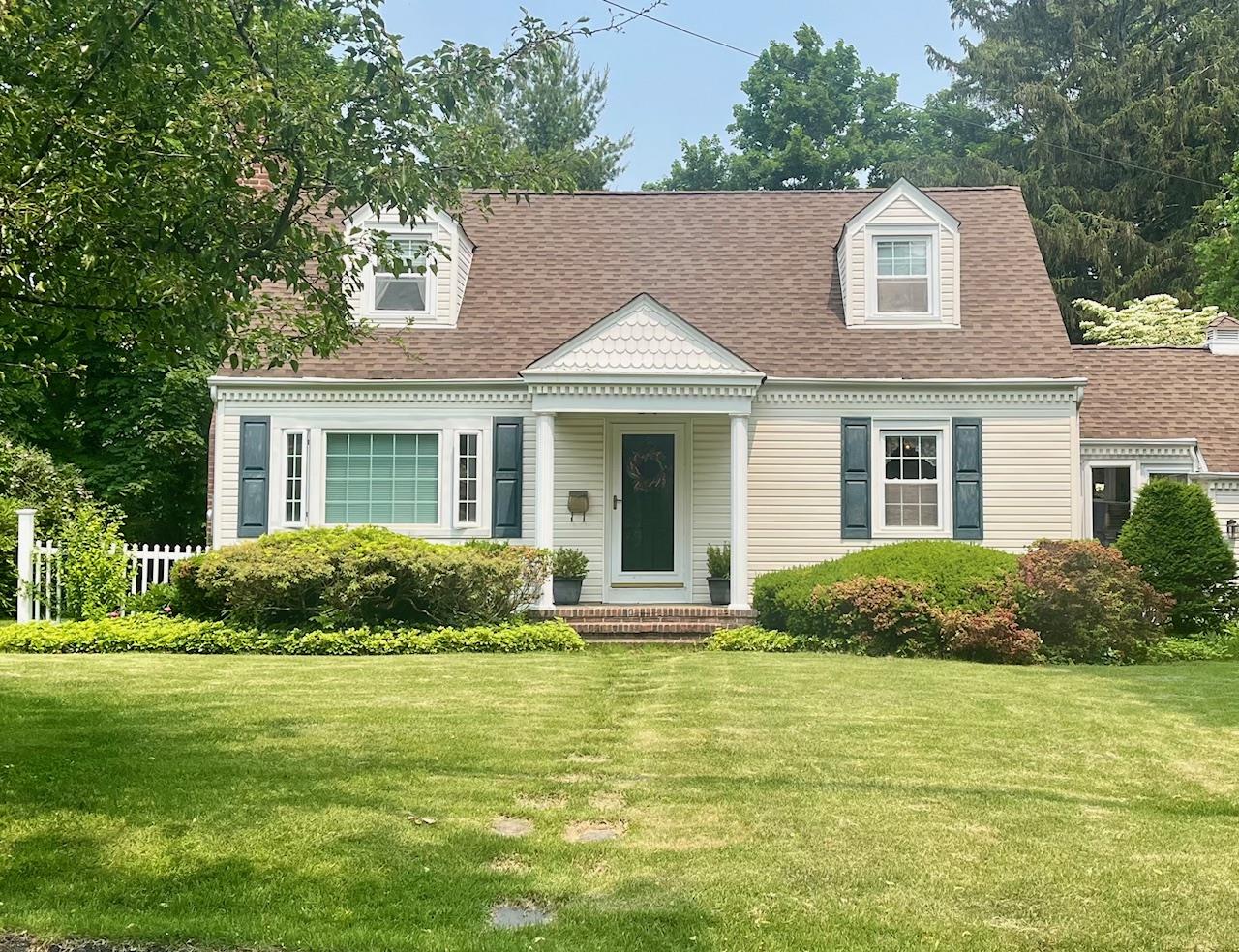 84 Dumbarton Drive, Huntington