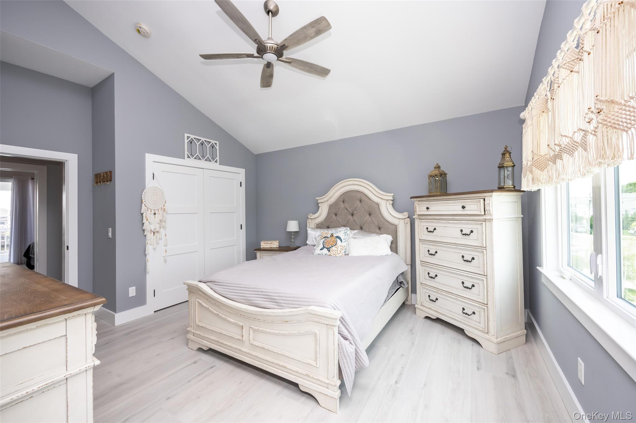 390 Shore Road — photo 14