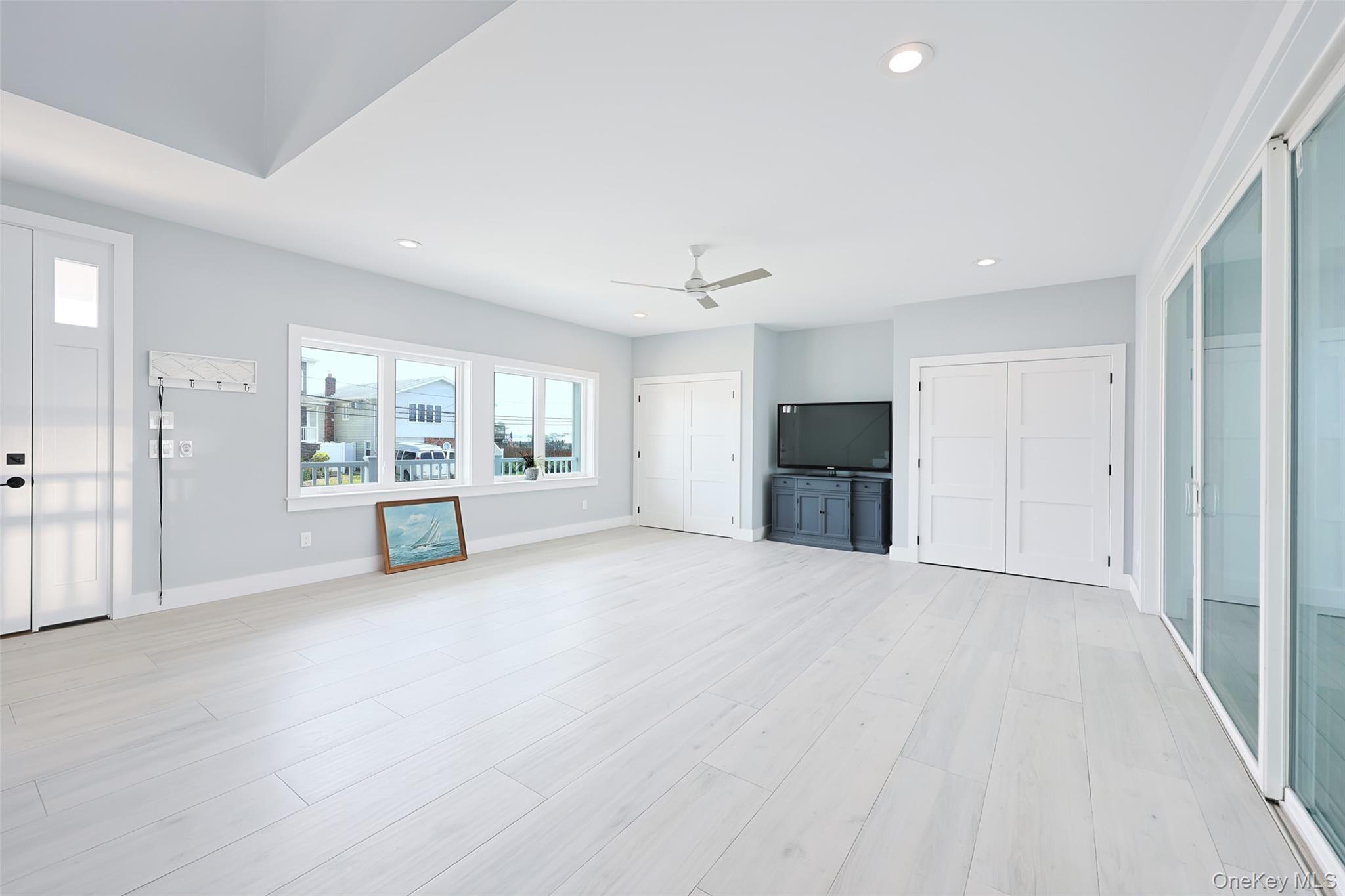 390 Shore Road — photo 19