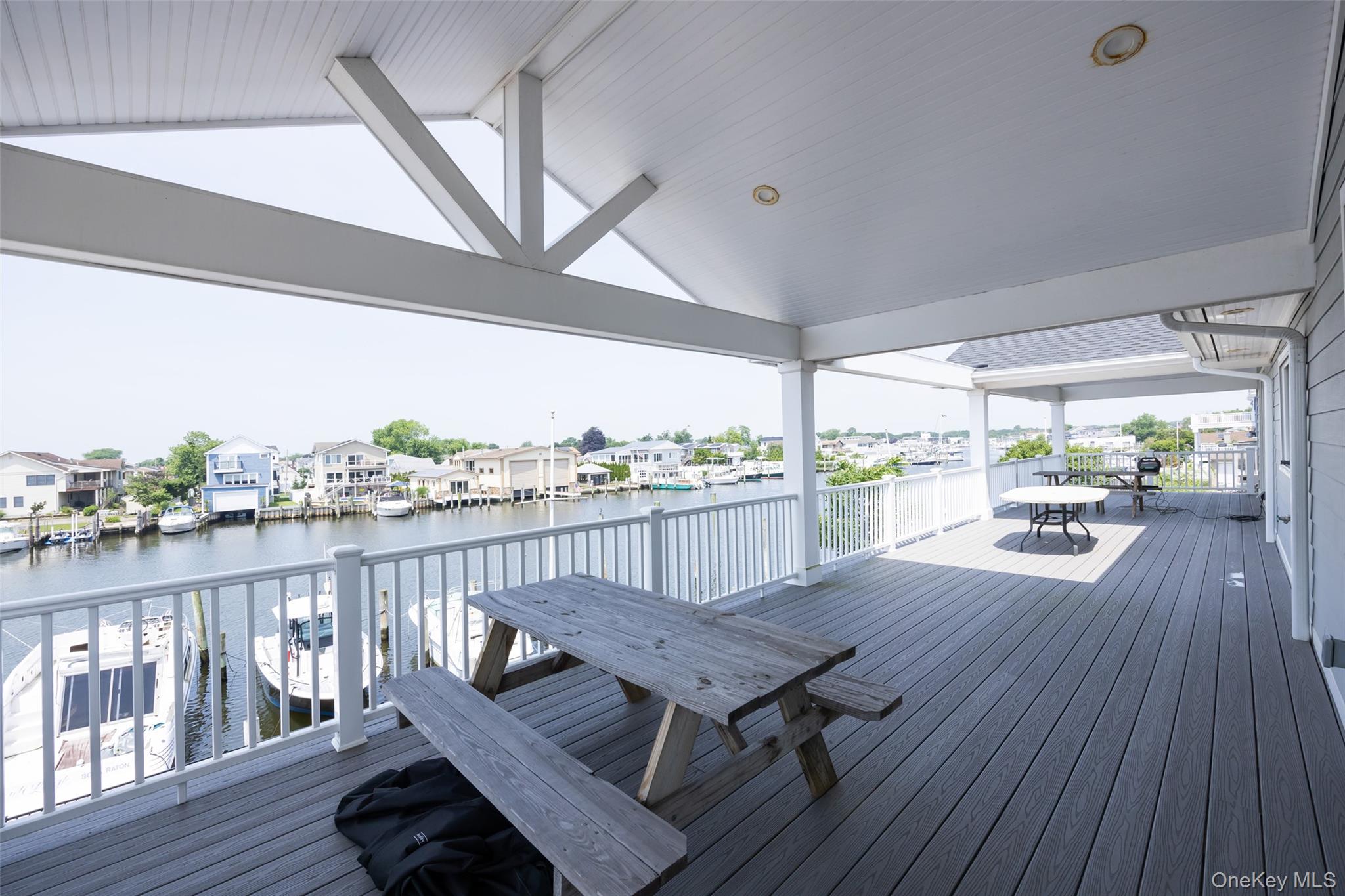 390 Shore Road — photo 27
