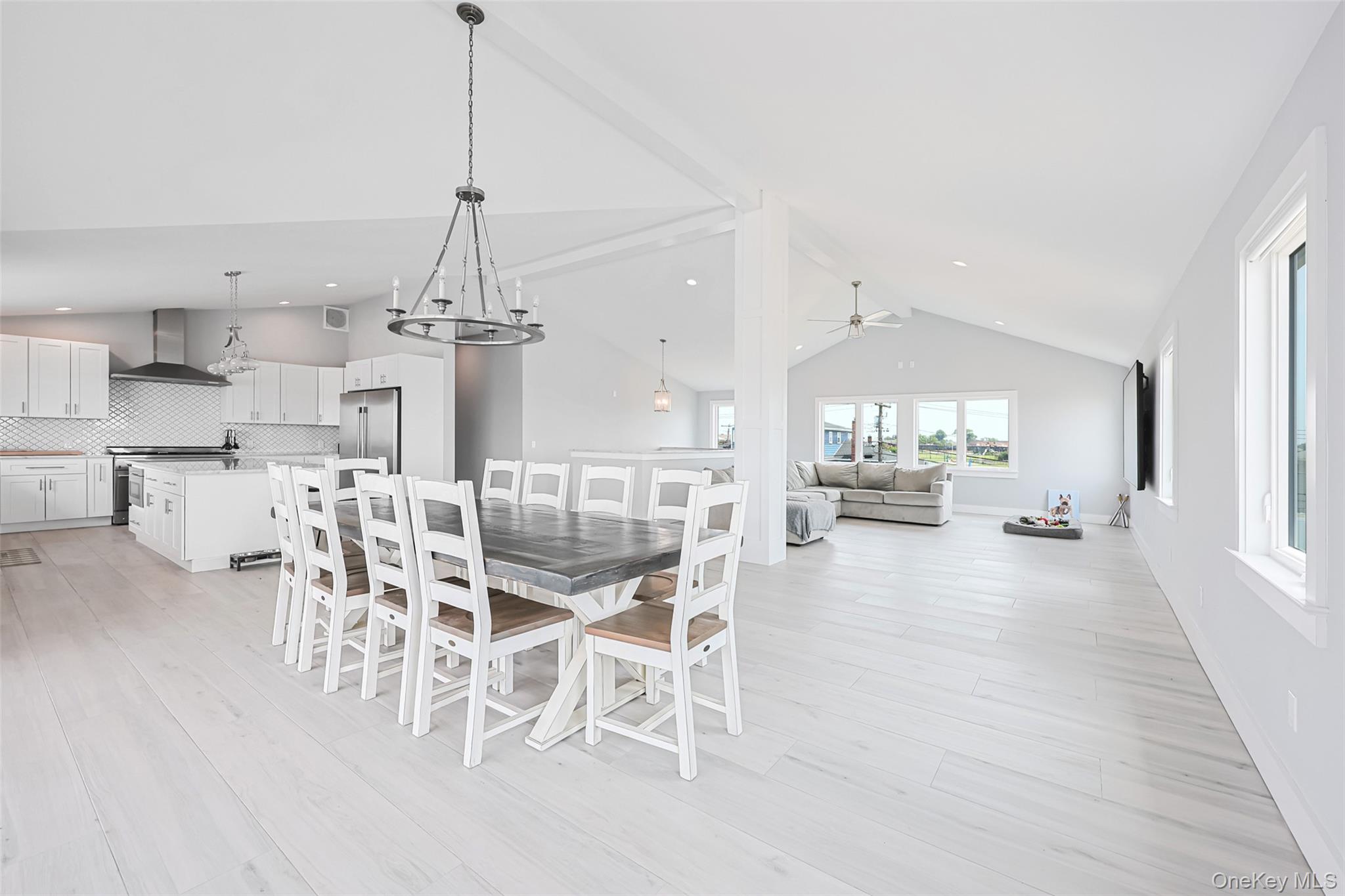 390 Shore Road — photo 4