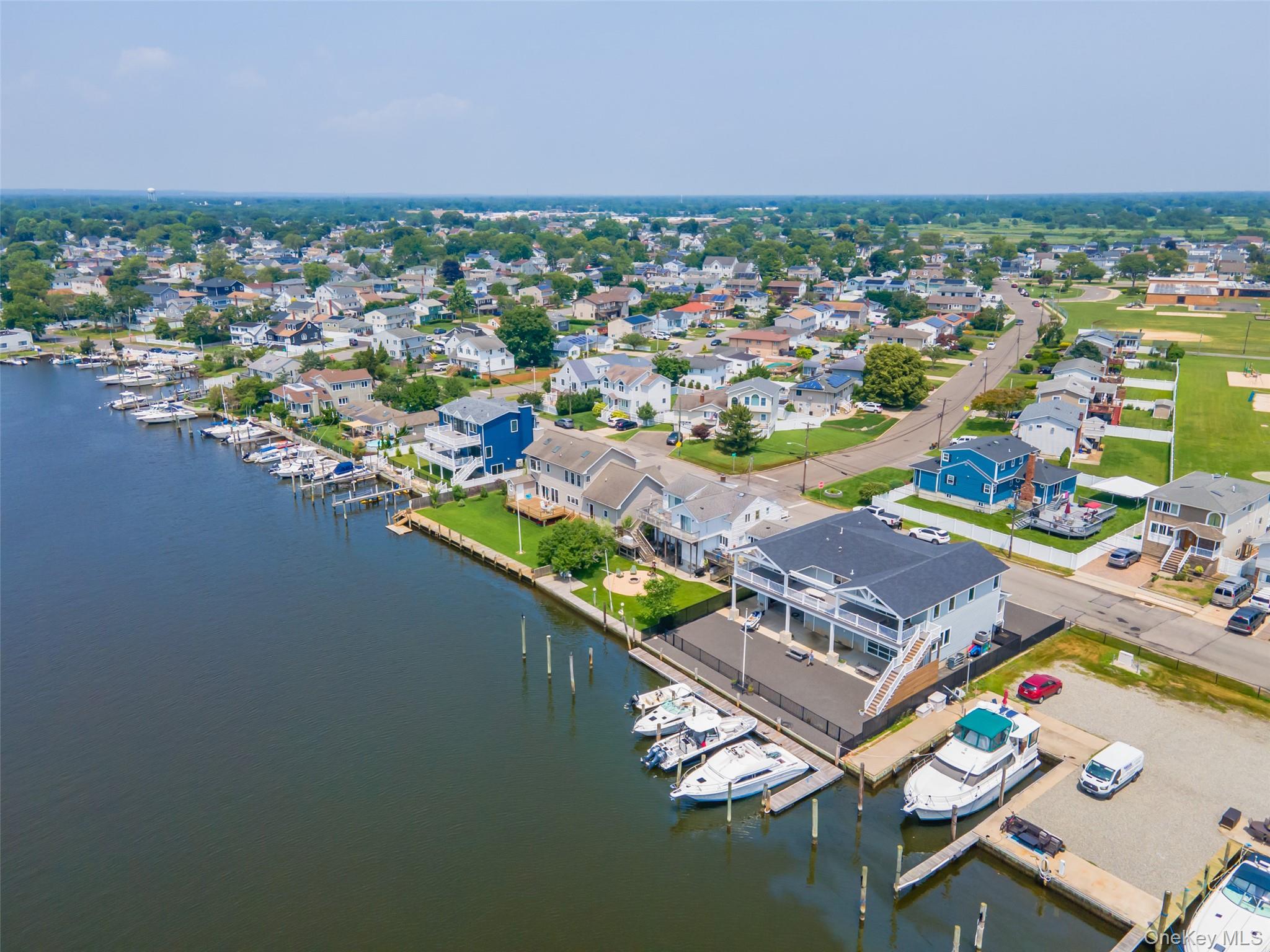 390 Shore Road, Lindenhurst