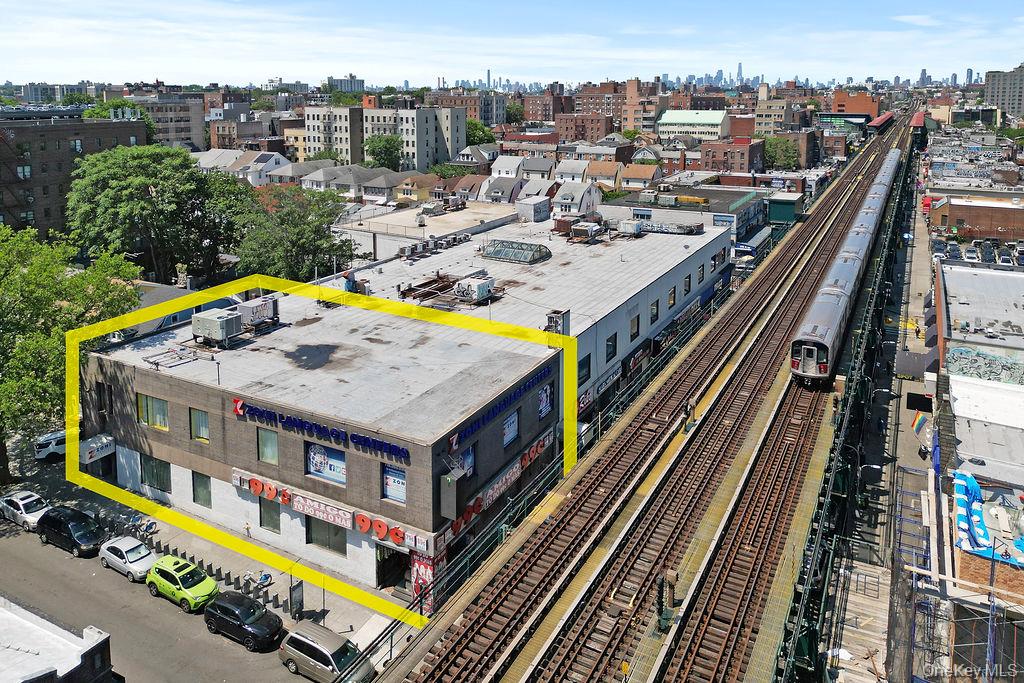 7814 Roosevelt Avenue #A — photo 2