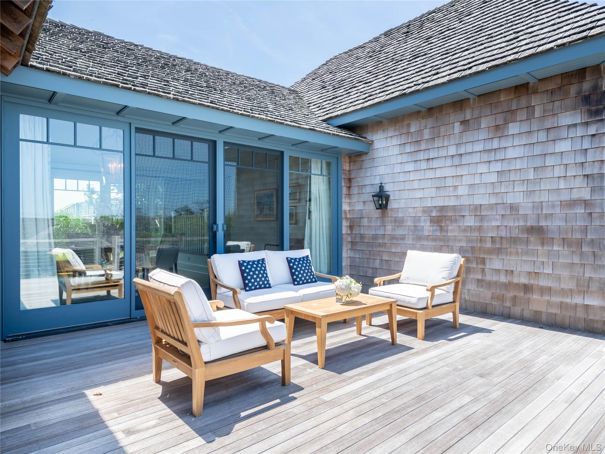 40 Dune Road — photo 3