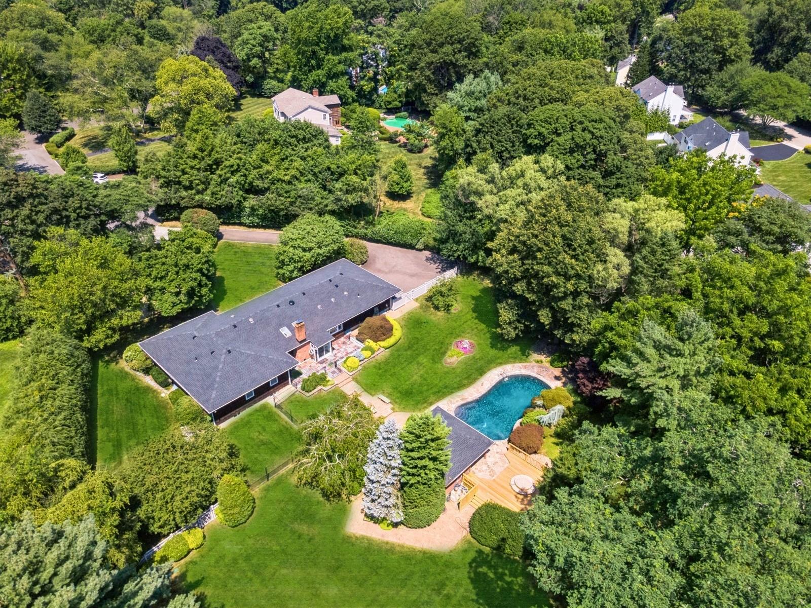 3 Squadron Court, Cold Spring Harbor