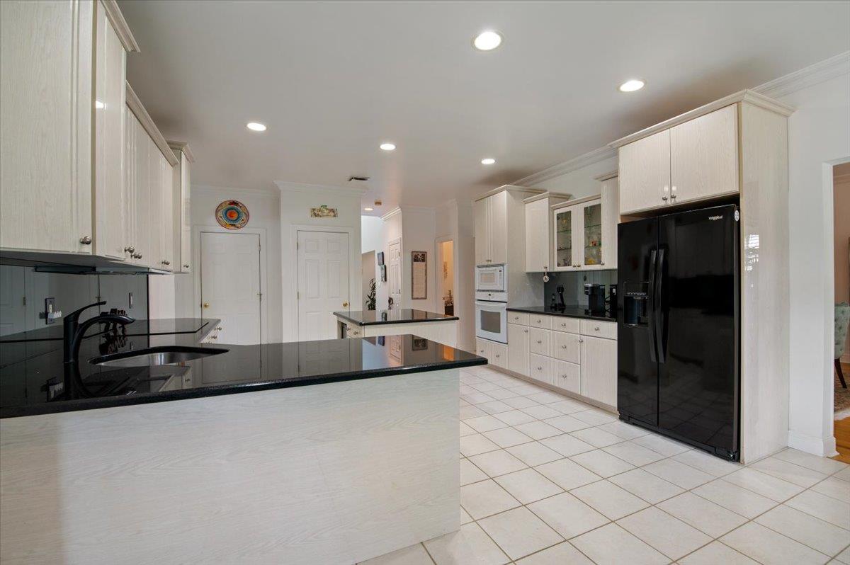 25 Sycamore Avenue — photo 8