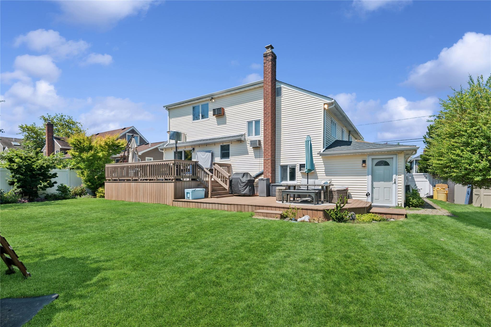 239 End Avenue — photo 23