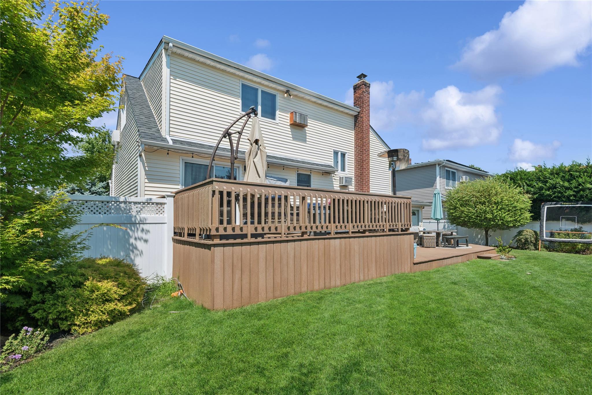 239 End Avenue — photo 25