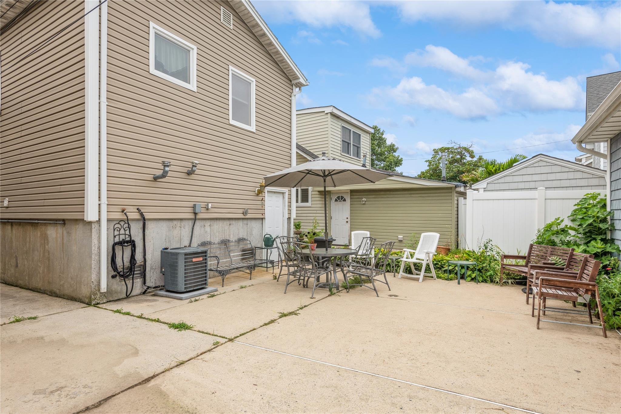 347 Bayville Avenue — photo 3