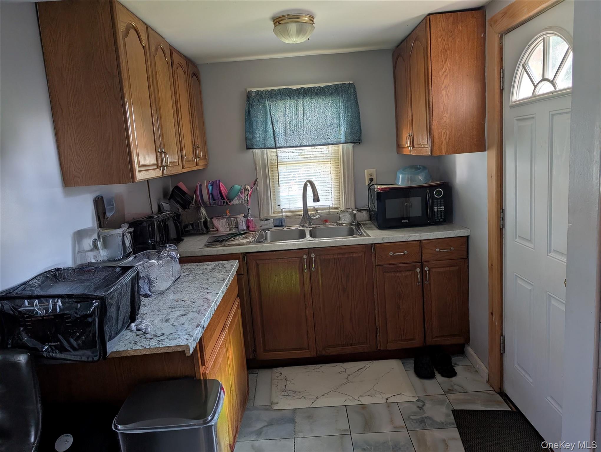 186 Westbury Boulevard — photo 26