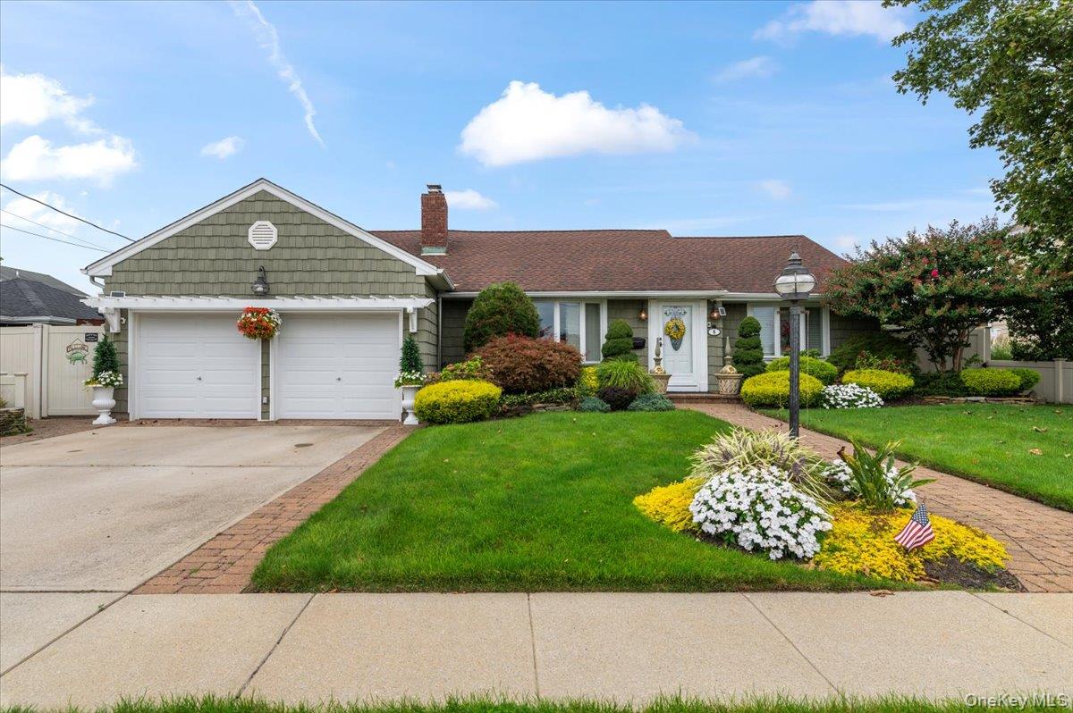5 Canal Road, Massapequa