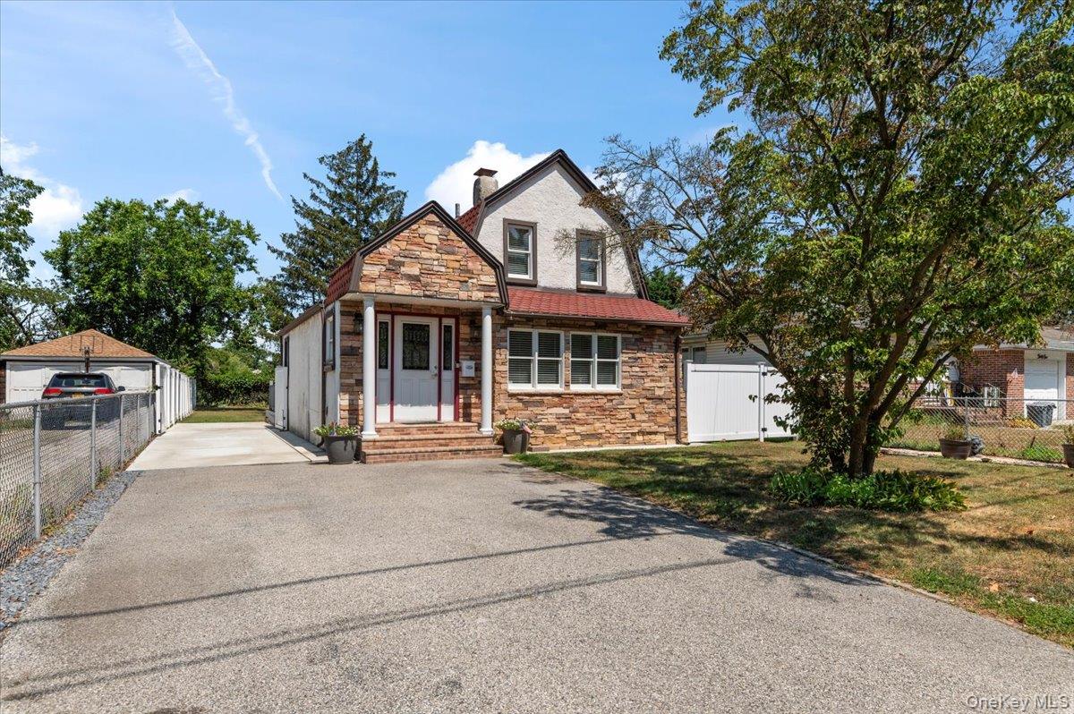 33 Prospect Avenue, Lynbrook