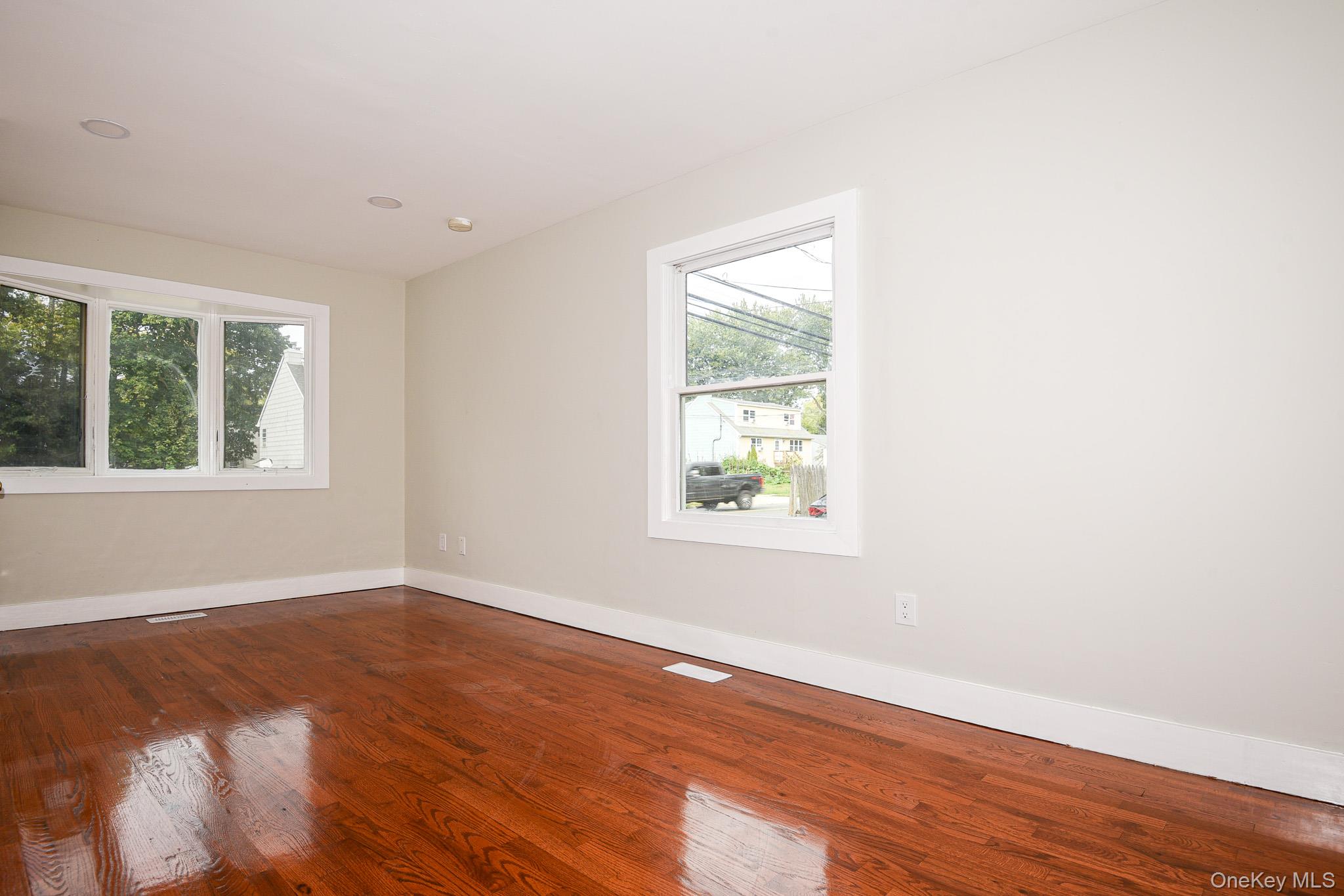 95 Pulaski Road — photo 24