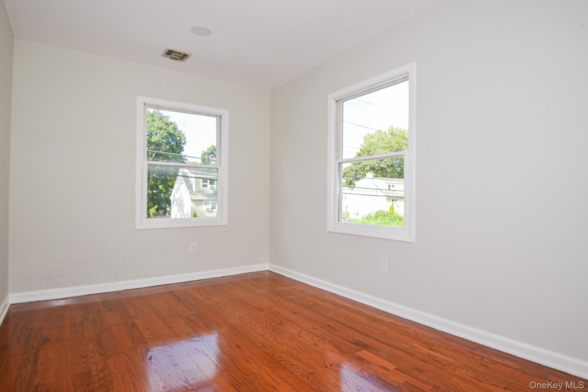 95 Pulaski Road — photo 25