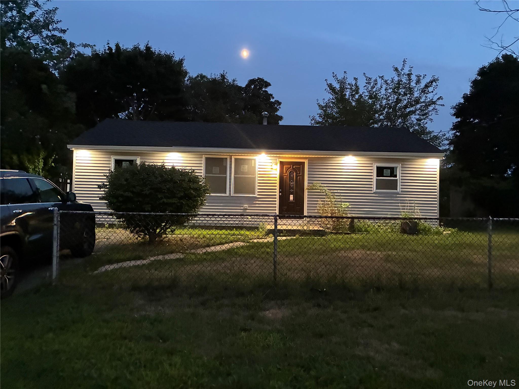 56 ash Street, Central Islip