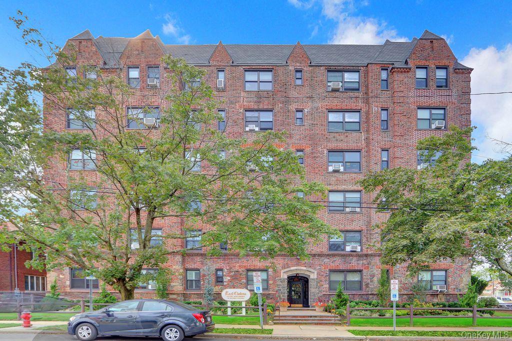 141 Woodmere Boulevard #6E, Woodmere
