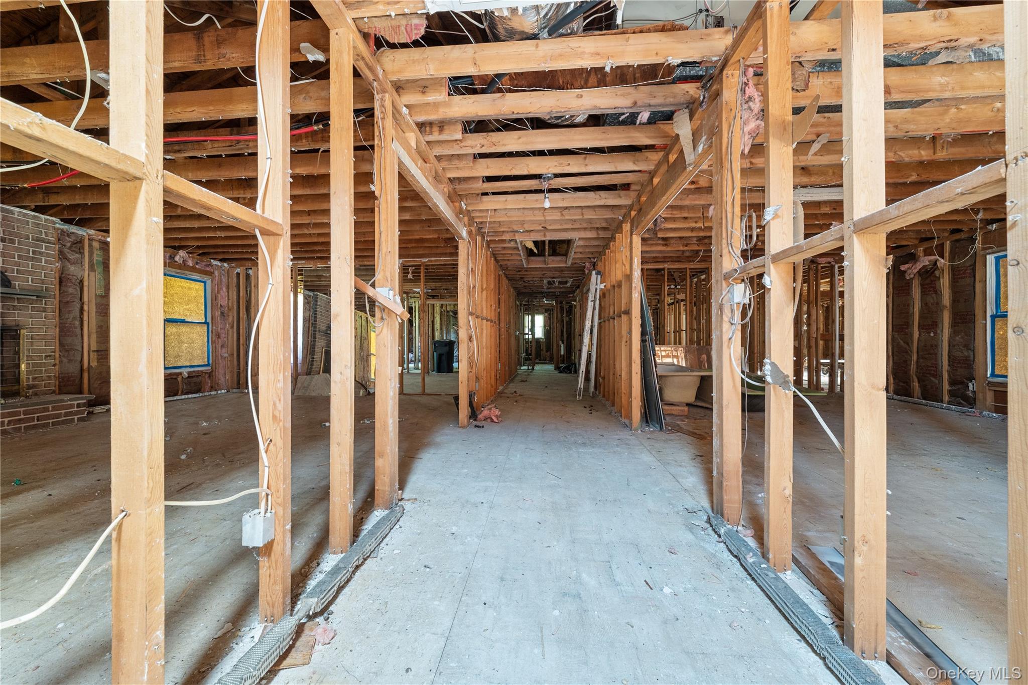 169 Middle Neck Road — photo 10