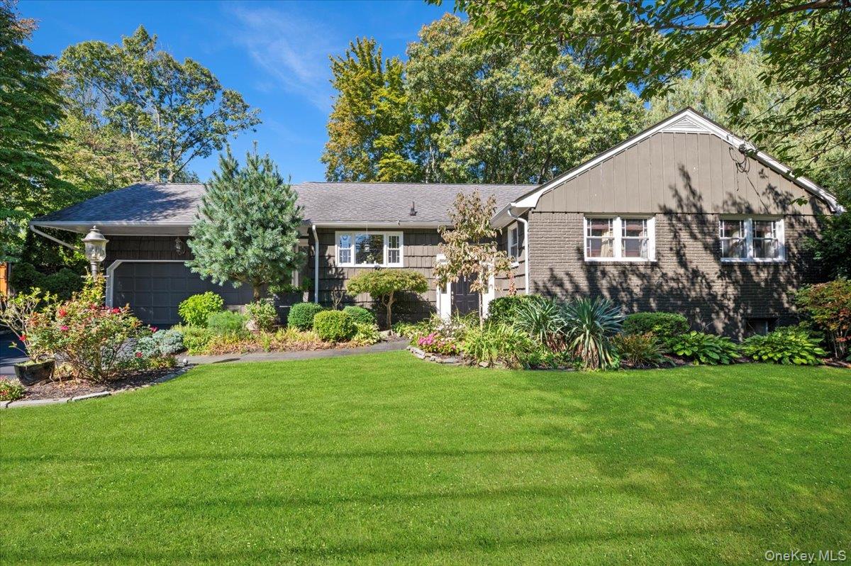71 Cove Road, Huntington