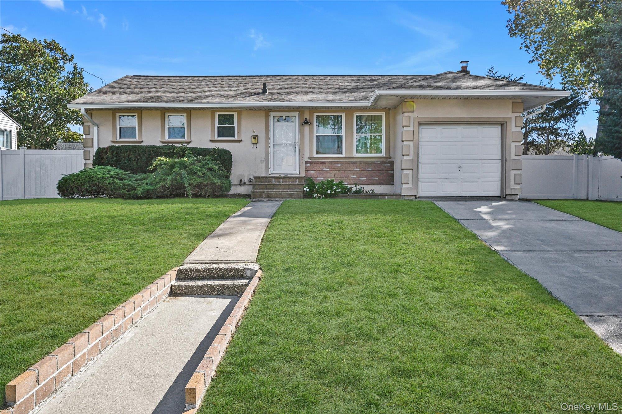 16 Chestnut Street, Central Islip
