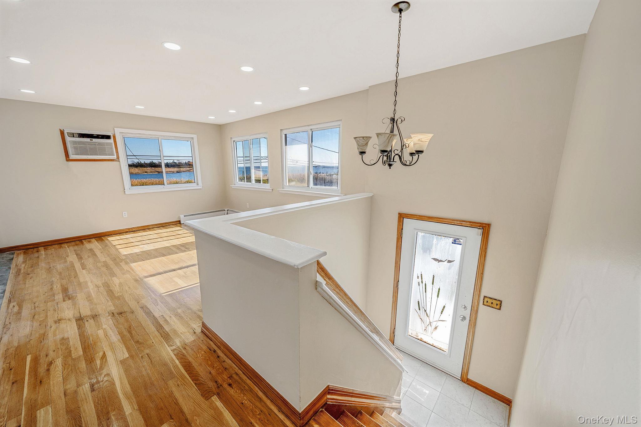 4 Bay Place — photo 3