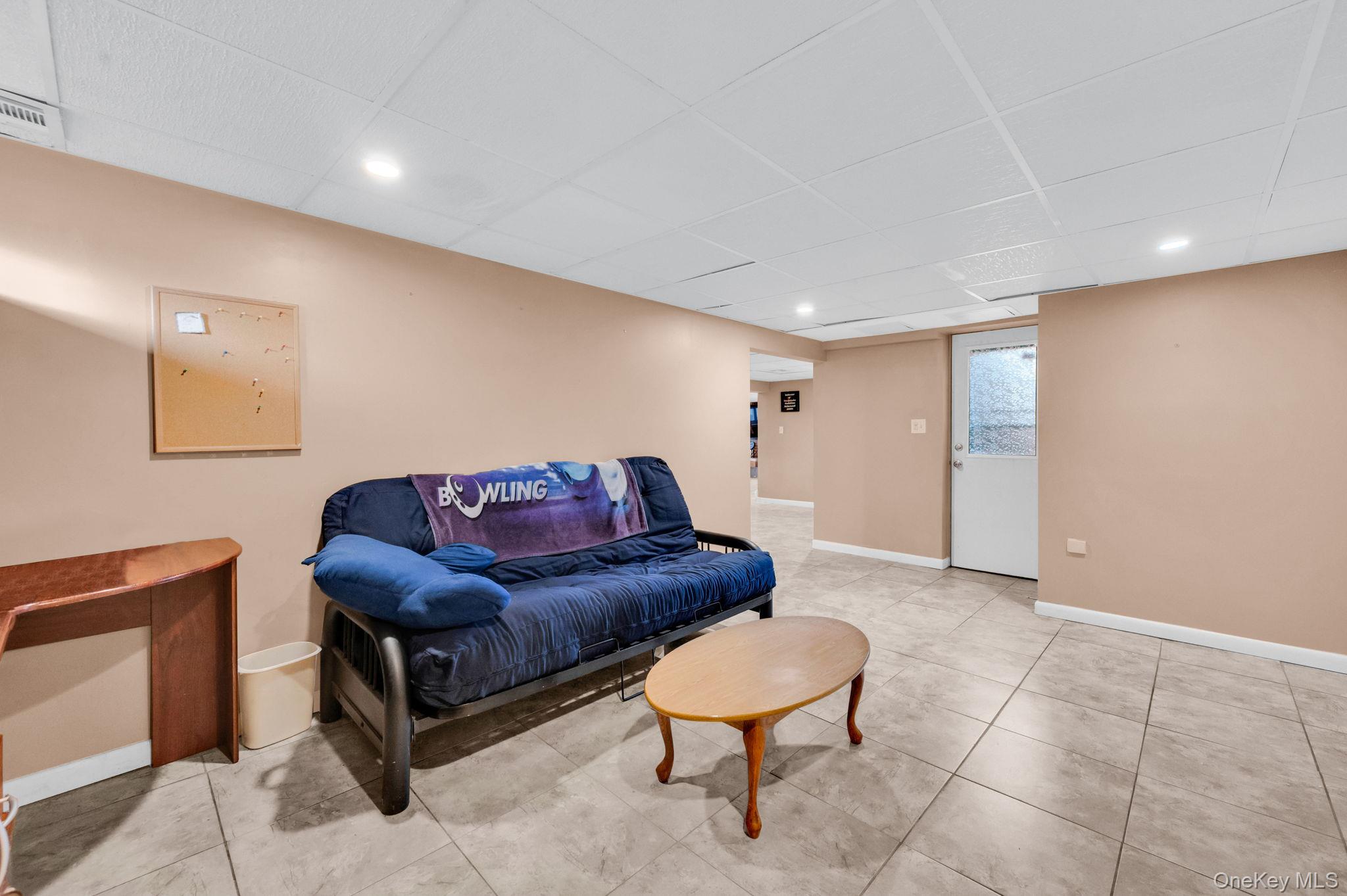 266 Bayview Avenue — photo 31