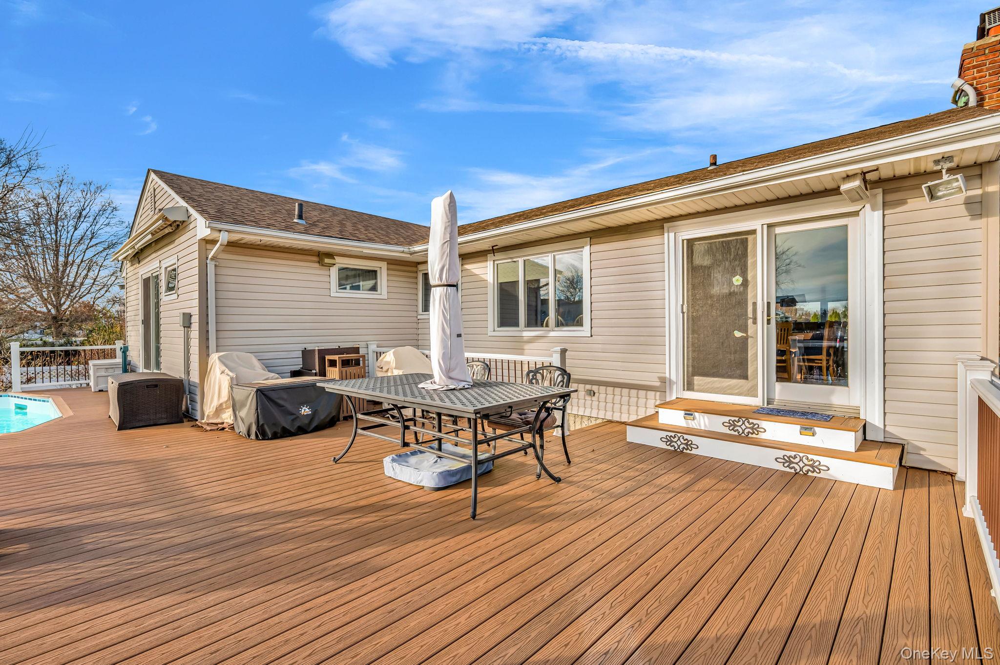 266 Bayview Avenue — photo 41
