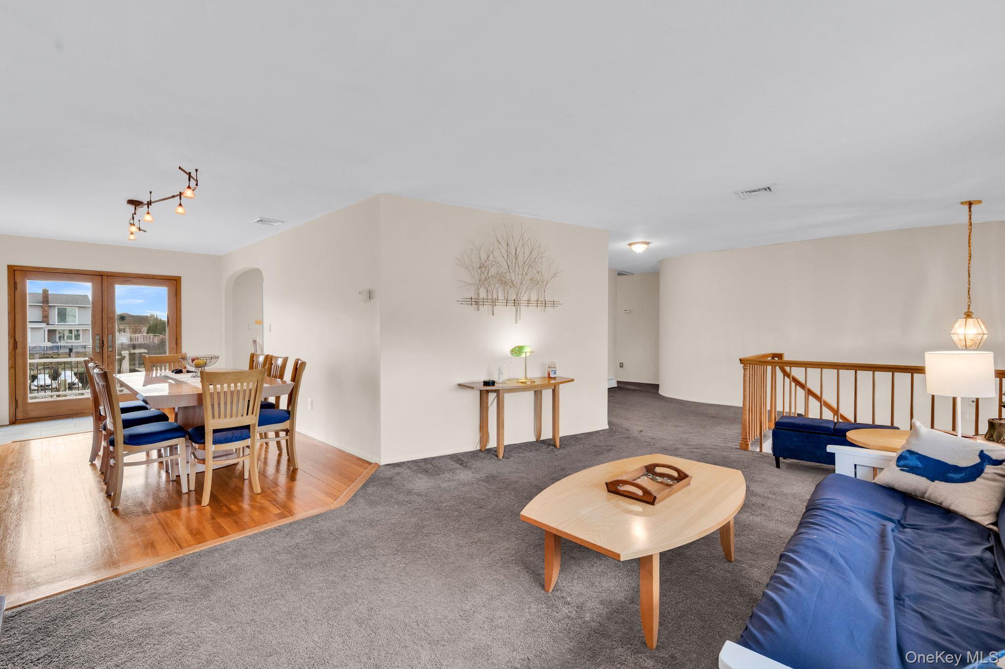 266 Bayview Avenue — photo 10