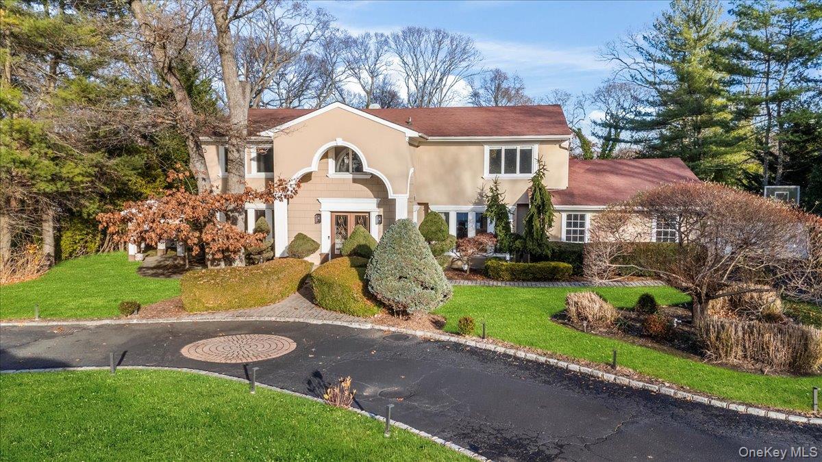 10 Faulkner Lane, Dix Hills