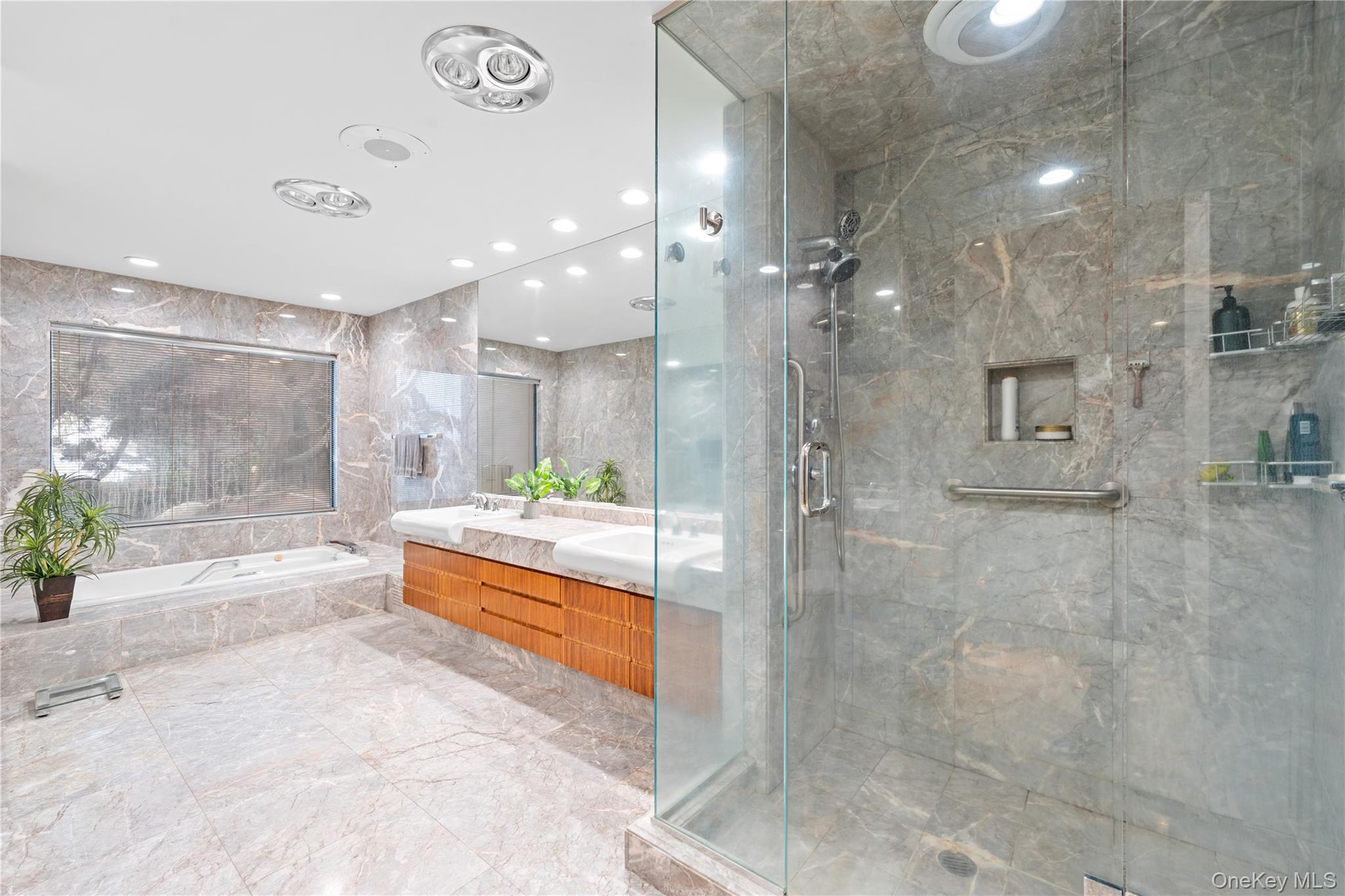 1010 Seawane Drive — photo 32