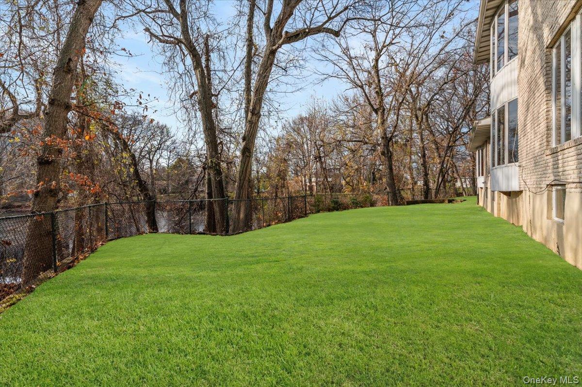 22 Lake Road — photo 36