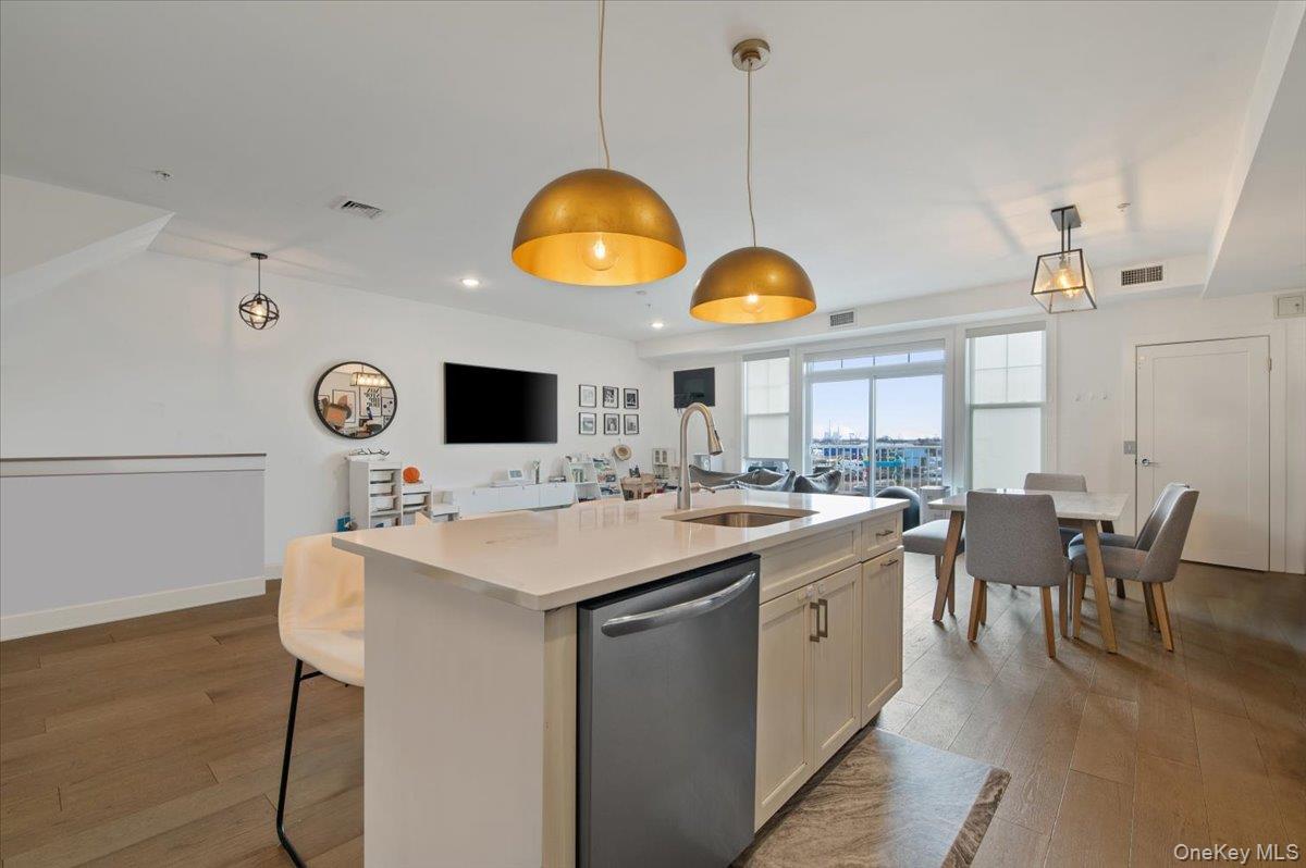 422 Marina Pointe Drive #422 — photo 3