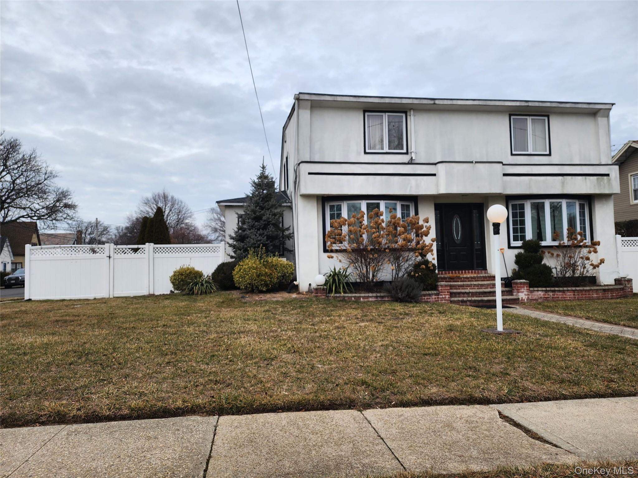 883 McKenna Avenue — photo 2