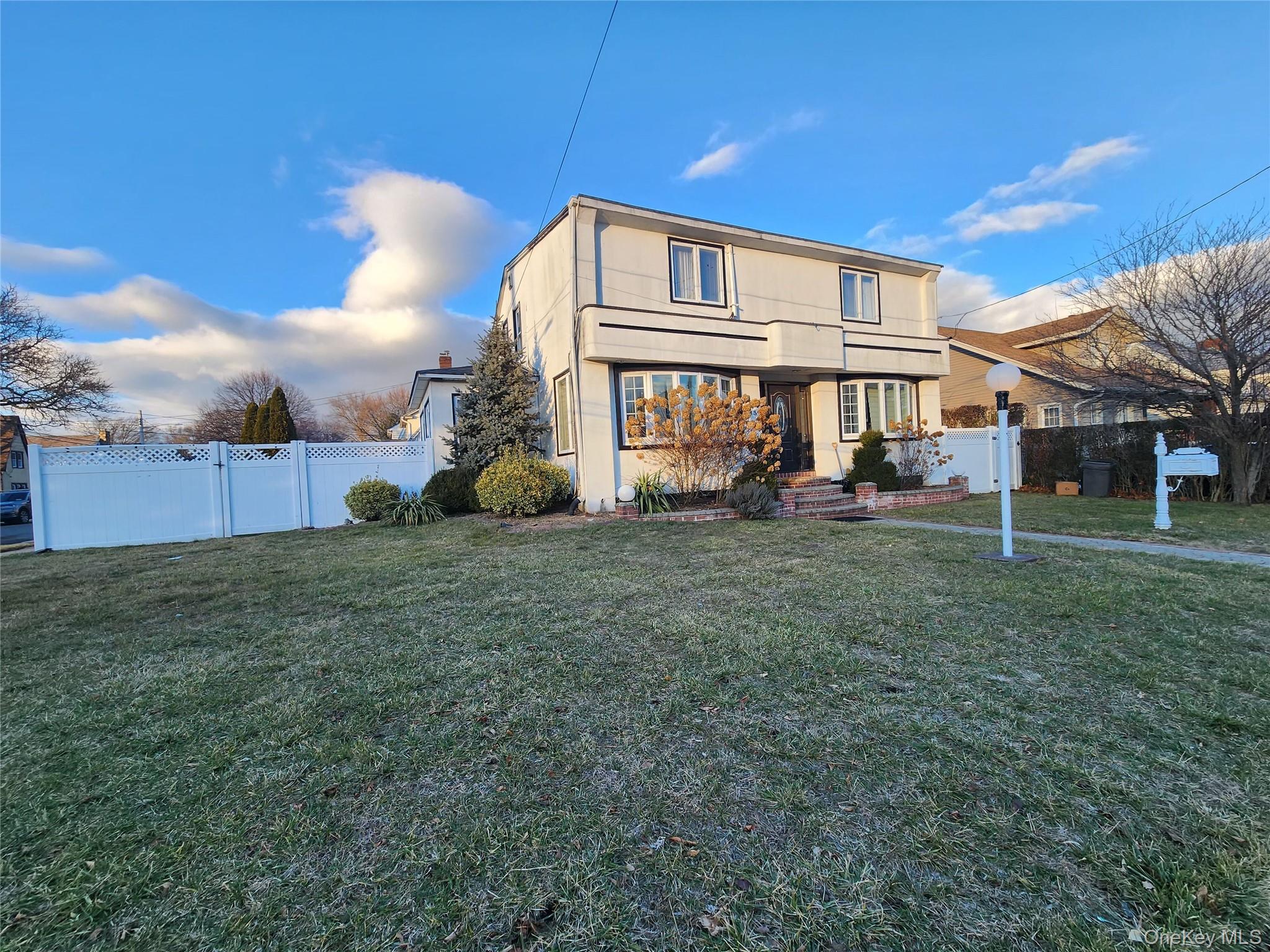 883 McKenna Avenue — photo 3