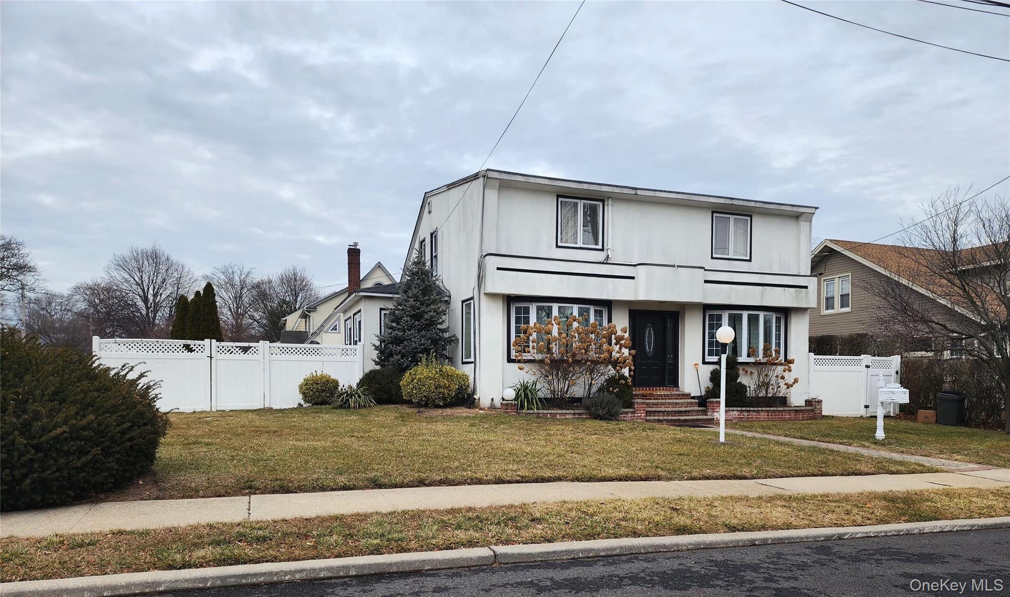 883 McKenna Avenue, Baldwin