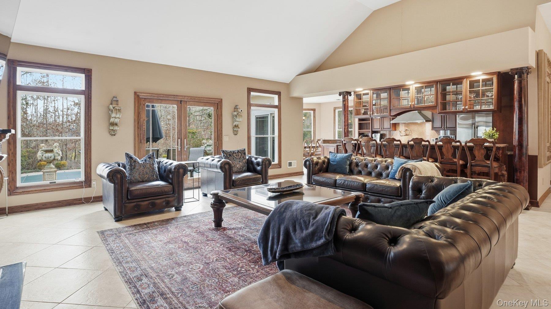 131 Malloy Drive — photo 2
