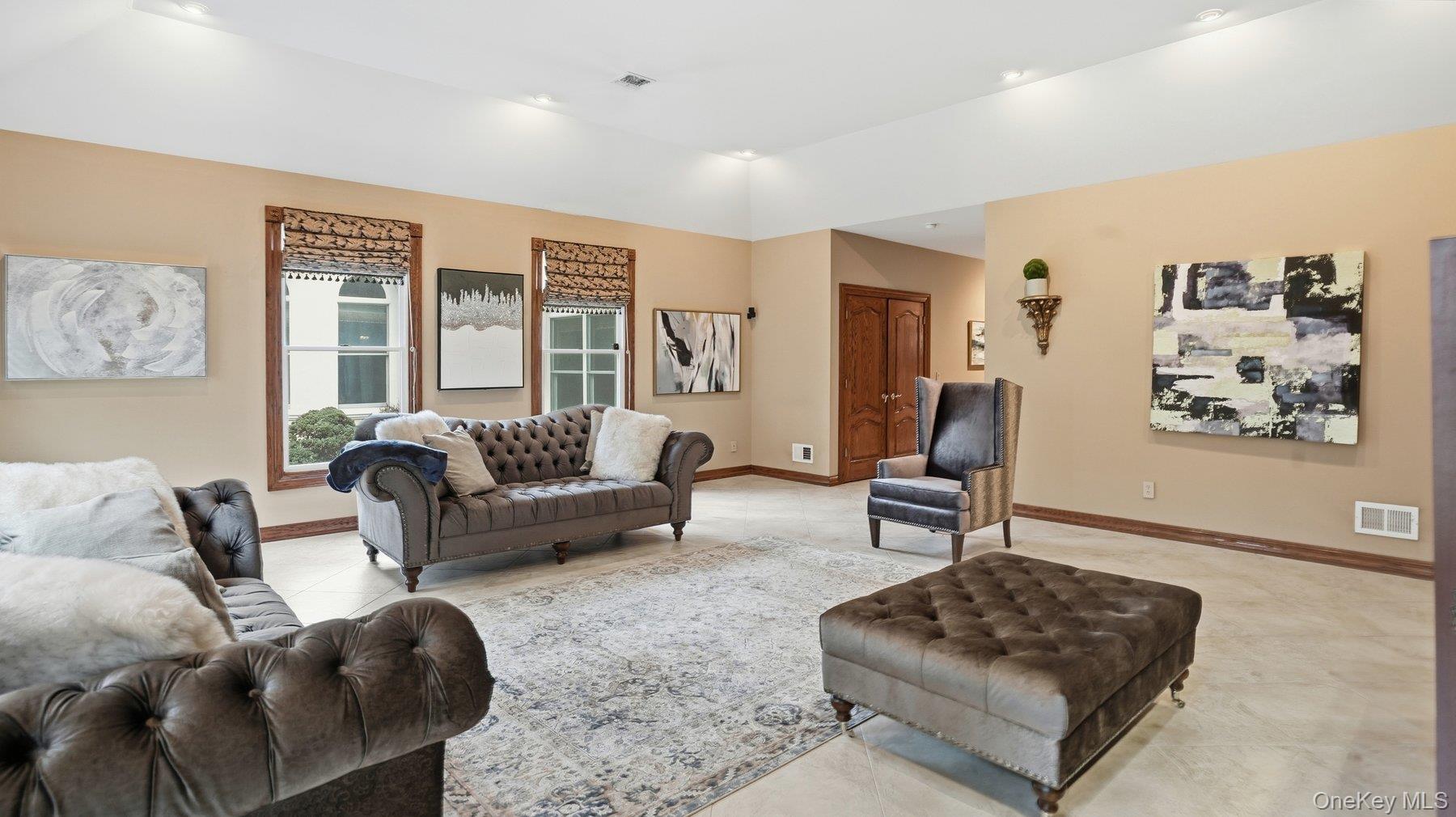 131 Malloy Drive — photo 4