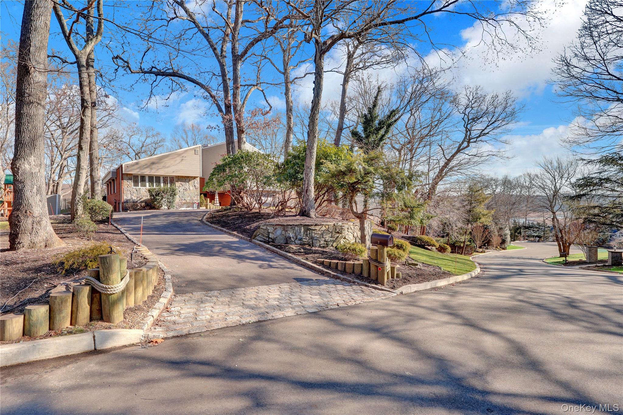 2 Riverview Terrace, Smithtown