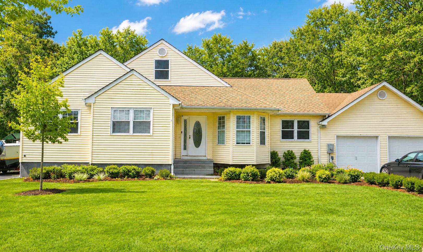 4 Manor Hills Drive, Manorville