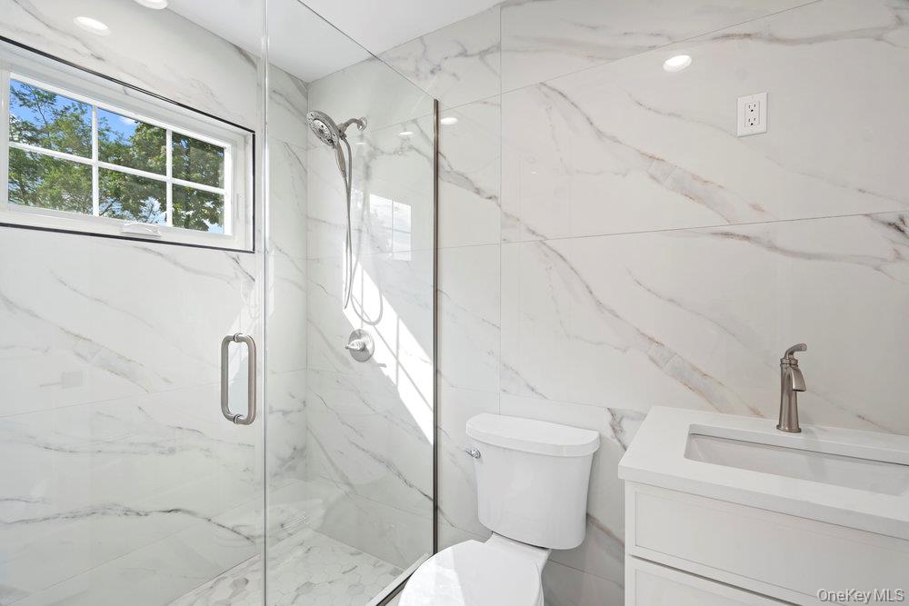 8 Violet Avenue — photo 13