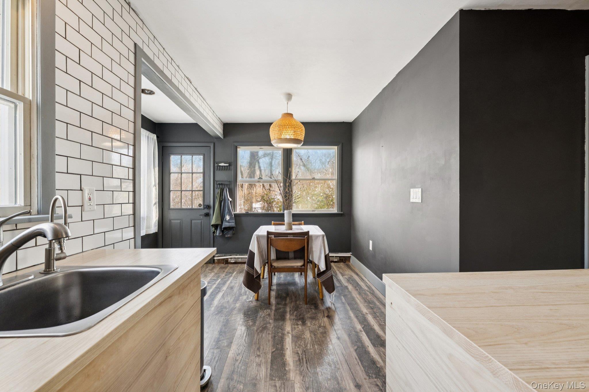 176 Maple Avenue — photo 17