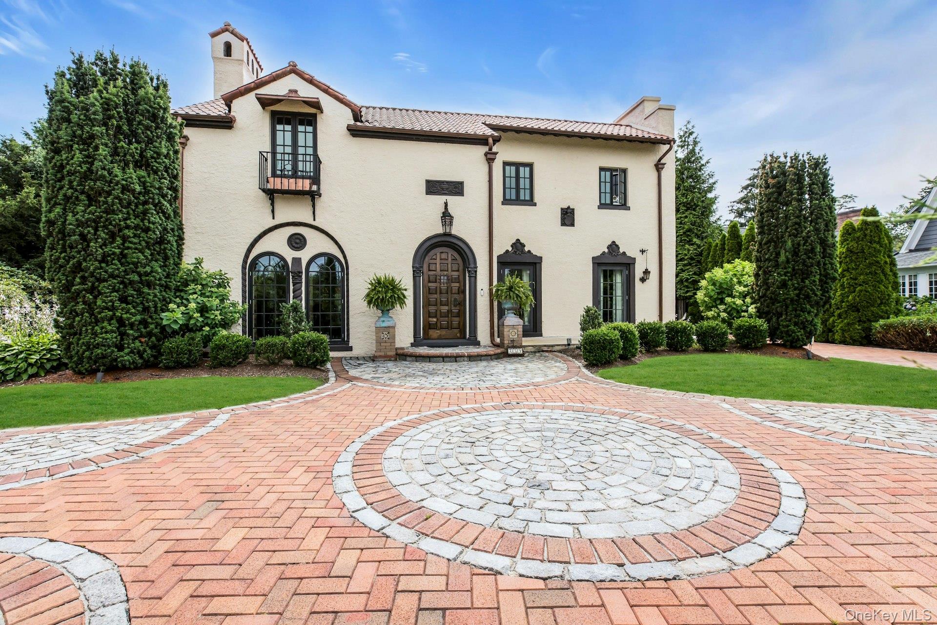 259 Lakeview Avenue, Brightwaters