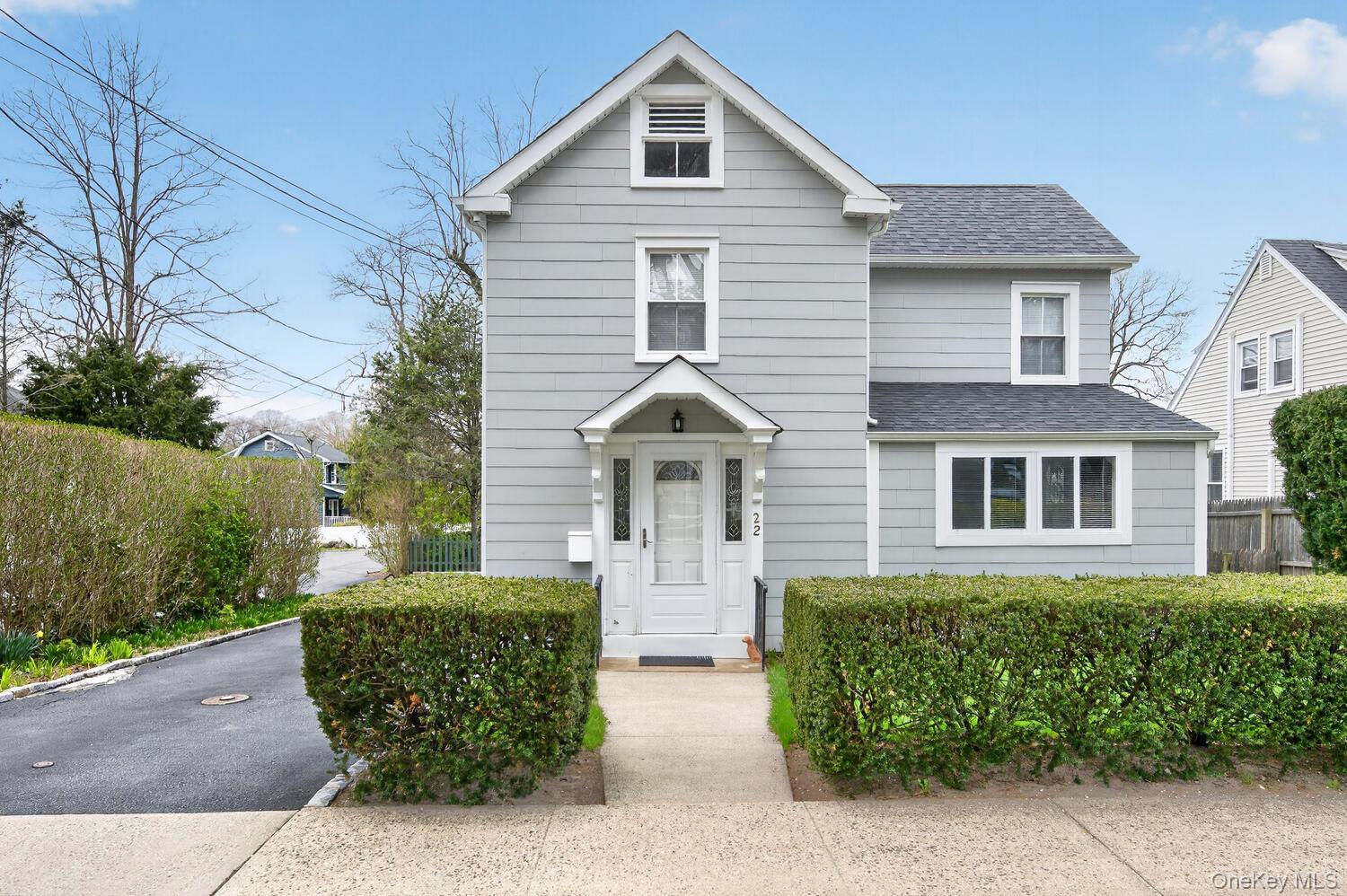 22 Perry Avenue, Bayville
