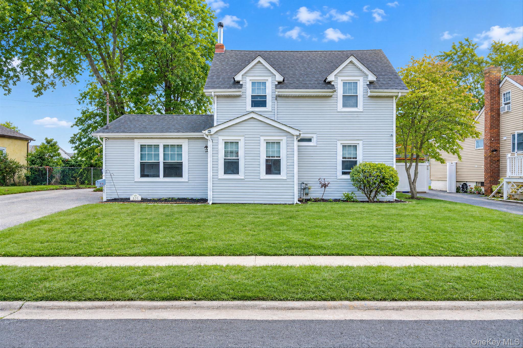 131 Alhambra Avenue, Lindenhurst