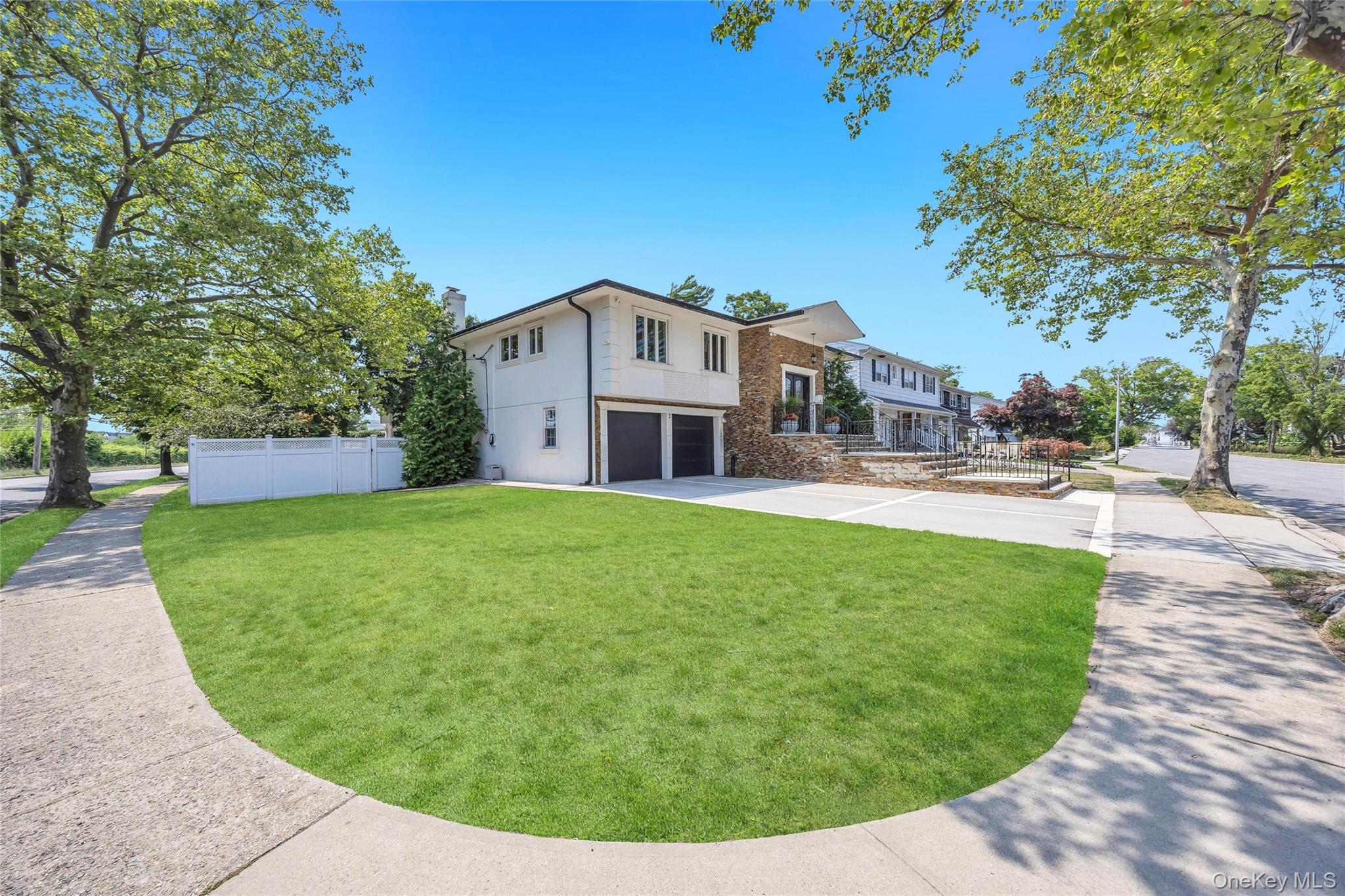 2 Valley Greens Drive — photo 2